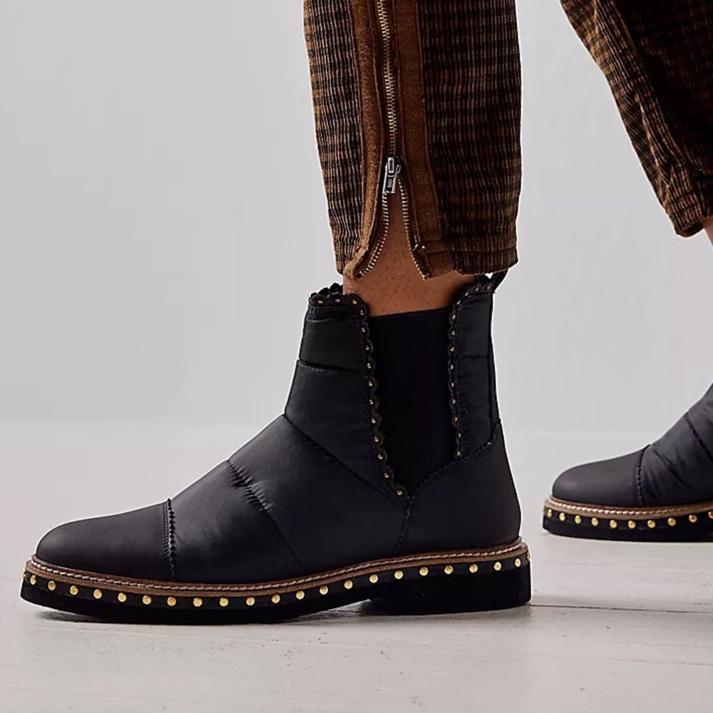 “NEW” Free People Atlas Puffer Chelsea Boot - Picture 1 of 9